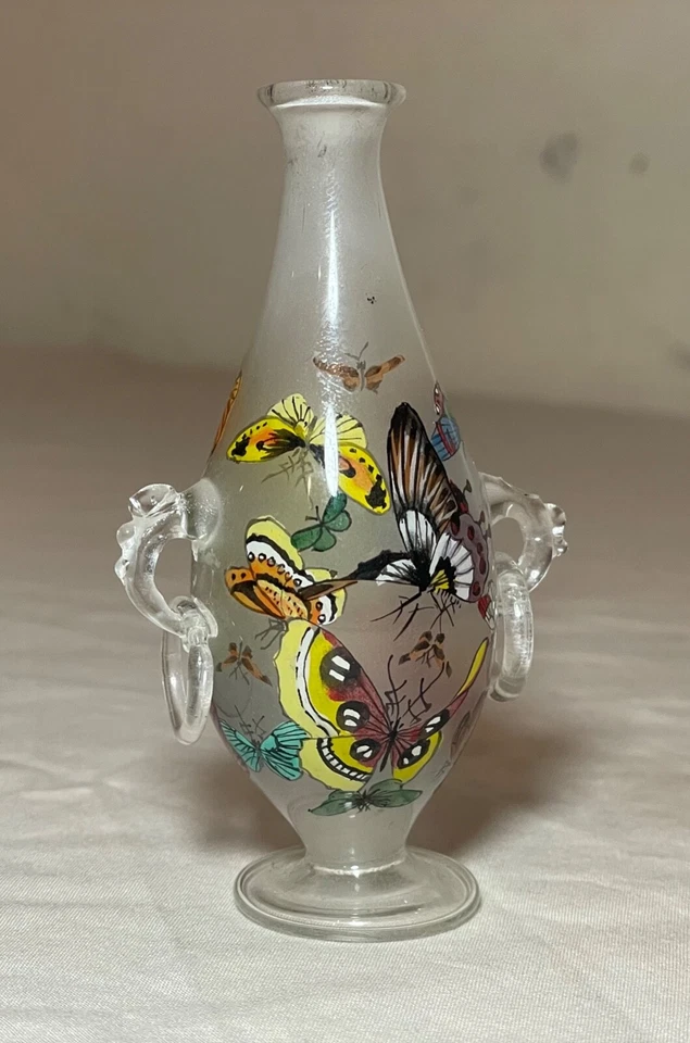 Antiguo jarrón chino reverso pintado a mano figurativo vidrio mariposa botella de tabaco Foto 3 de 4