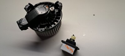 SUZUKI Swift III MZ/EZ BJ07 68KW Gebläsemotor mit Widerstand AV272700-0311