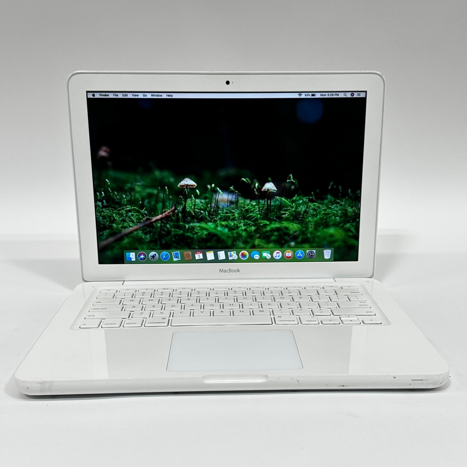 Apple MacBook A Mid  Core2 Duo P 2.GHz 2GB RAM GB