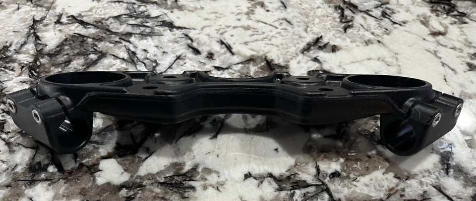 Тройной зажим для верхушки дерева Suzuki Hayabusa 08-20 - Изображение 3 из 3