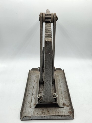 Vintage Cast Iron C E Potter Adjustable Nutcracker Sapulpa OK with tray - Picture 9 of 16