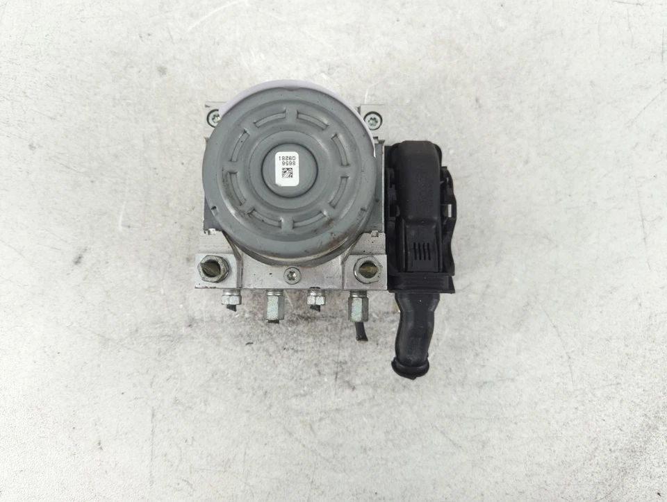 Módulo de control de bomba ABS 2017-2018 Mazda 3 XJH4N Foto 3 de 4