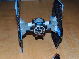 2005 Lego Star Wars 7263 Tie Fighter with Light Up Vader 100% complete manual