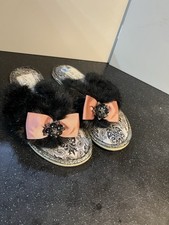 Pretty You London Faux Fur Slippers With Rhinestone Embellishment Size 6