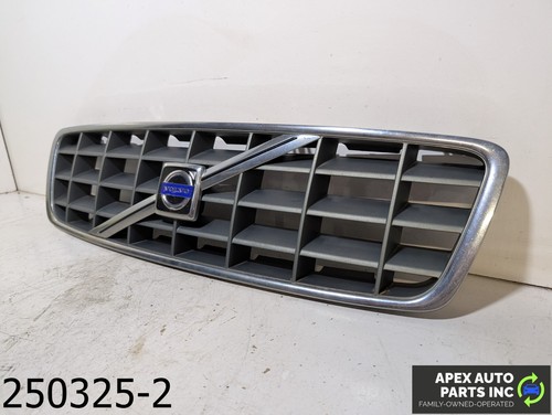 OEM 2004-2007 Volvo V70 2.5L Grille - Picture 3 of 8
