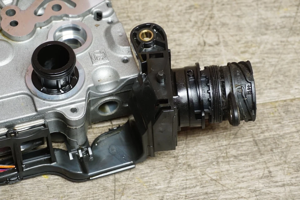 AUDI Q5 QUATTRO 8R 2013 3,0 L V6 gasolina AWD transmisión automática carrocería de válvula 230 k OEM Foto 3 de 4