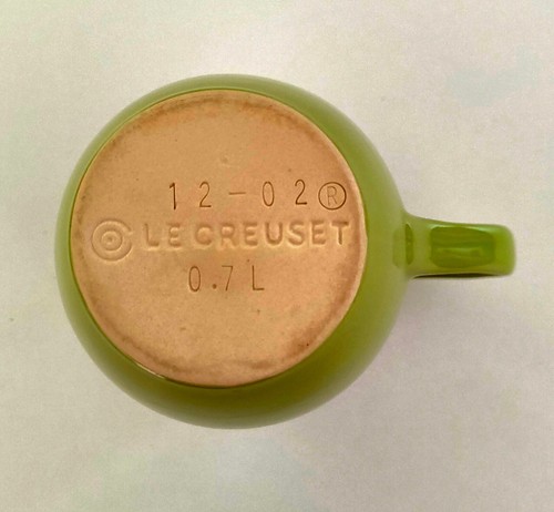 Le Creuset Stoneware 0.7l Jug. Green. - Picture 3 of 3