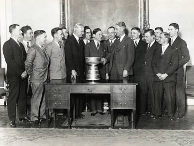 Mayor Walker Welcomed The New York Rangers Hockey Team After Their A - Old Photo