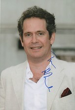 Tom Hollander Autogramm signed 20x30 cm Bild