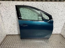 13-19 PEUGEOT 2008 DRIVER OFF SIDE FRONT DOOR GREEN PAINT CODE EDZ (PLS READ)