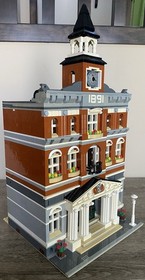 Lego Town Hall 10224 Modular Building 100% Complete Creator Expert 2012 Set Rare