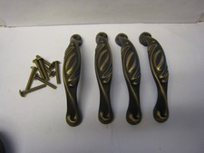 4 szt. Schaub & Company ciągnie solidny mosiądz 3-3/4" C-C przepakowane