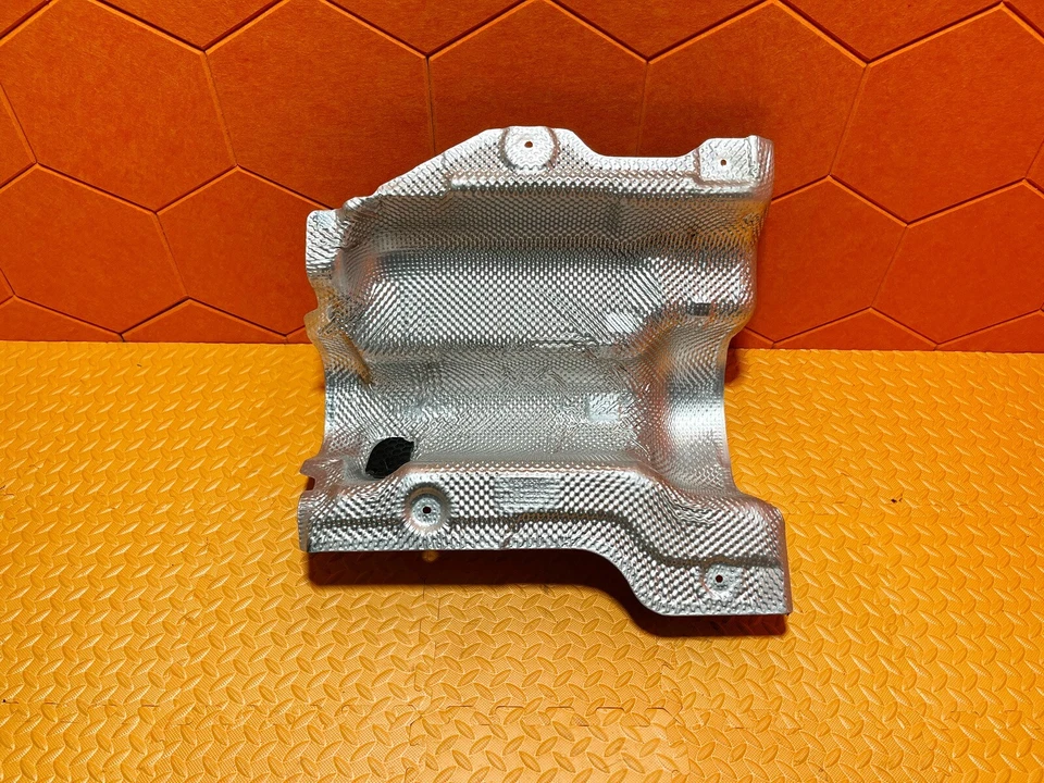 15-23 MERCEDES-BENZ C300 W205 REAR FUEL TANK HEAT SHIELD PLATE PROTECTOR OEM - Image 3 of 4