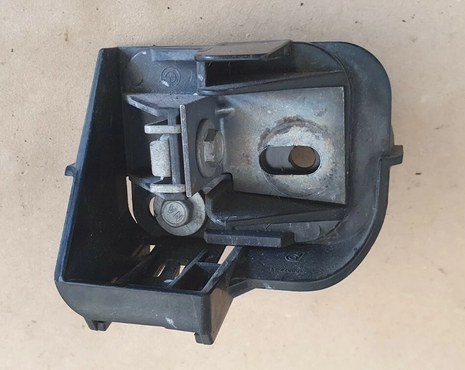 BMW 3 Series 1 E90 E92 E93 Passenger Side Headlight Bracket Arm  