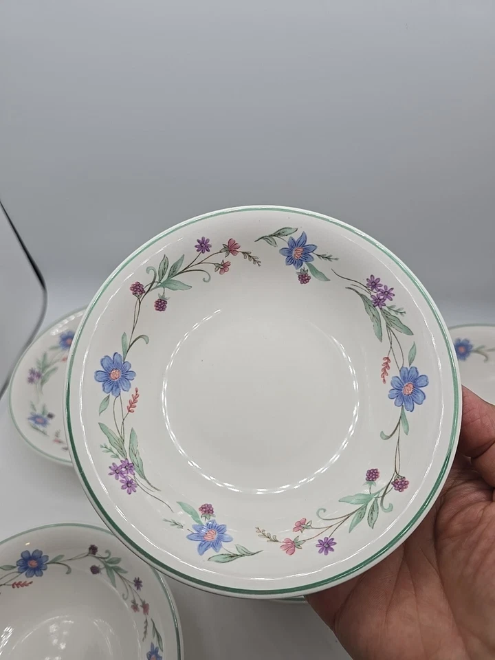 Juego de 5 cuencos de gres Oneida AVA blanco azul púrpura flores banda verde Foto 2 de 4