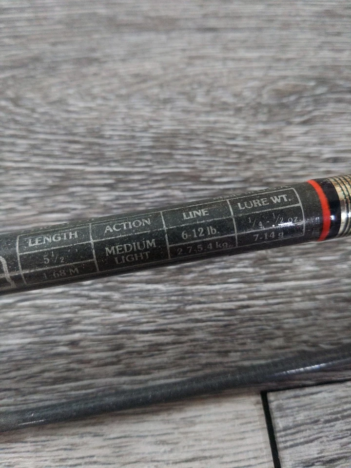 Caña de pescar vintage Daiwa Spin Cast modelo 1330ACGP. Luz media 2 piezas. Foto 2 de 4