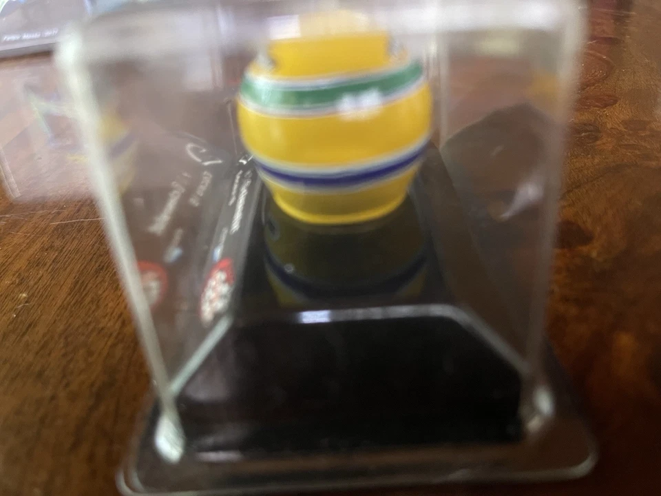 LOT 2 MINI CASQUE METAL MADE 1:8 F1 AYRTON SENNA ANNÉES 1988 & 1994 NEUF JAMA... - Photo 3/4