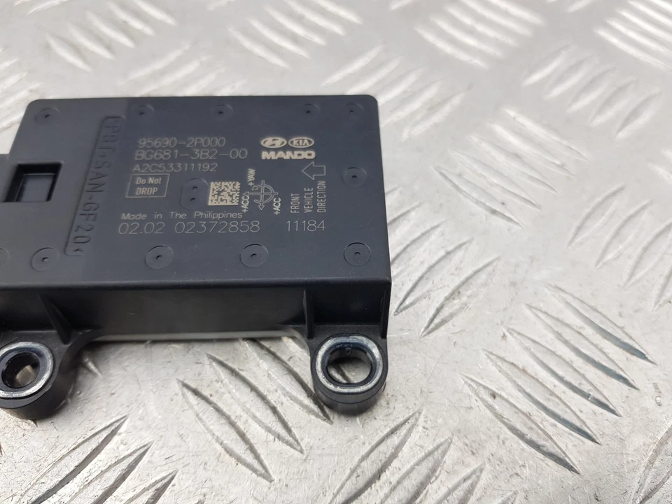 KIA SORENTO XM YAW RATE SPEED SENSOR MK2 2012 95690-2P000 - Image 3 of 4