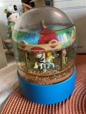 Willitts Inc. Vintage Peanuts Charlie Brown Musical Carousel Music Box