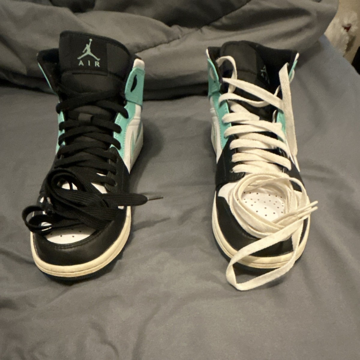 Jordan Air Jordan 1 Mid Tropical Twist White Black Teal Sneaker 