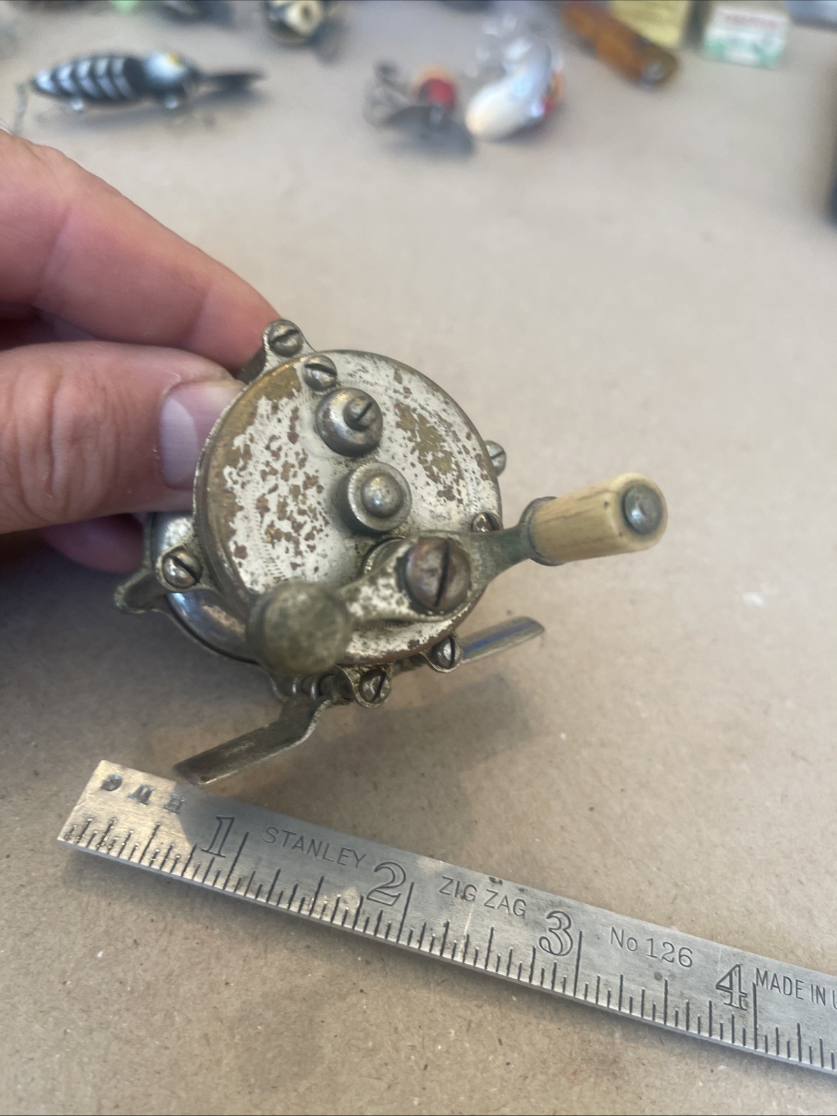 Vintage Hendryx 60 Reel Pillar Style White Handle