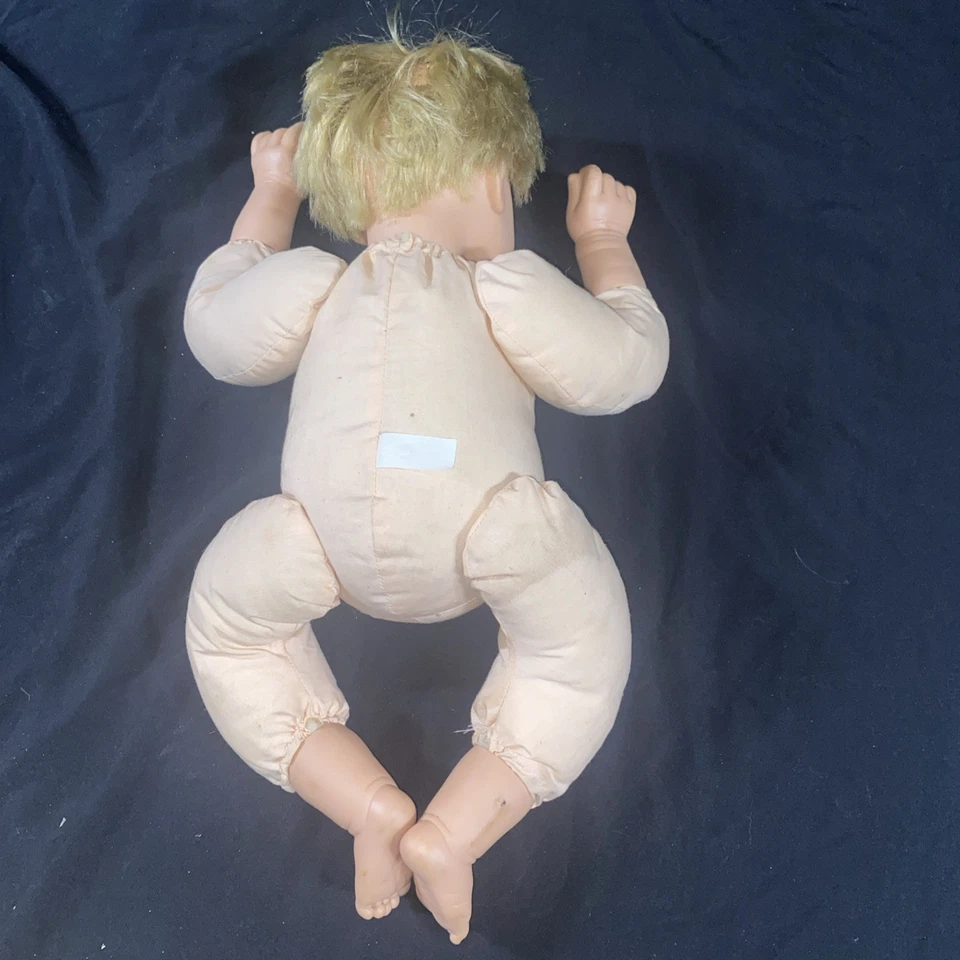 Muñeca bebé vintage 1998 Citi Toy muñeca bebé ojo verde pelo rubio boca abierta BS168 Foto 4 de 4