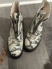 Seven7 snakeskin print Zipper Up ZOE Boots~ size 11 - Cute & Comfy