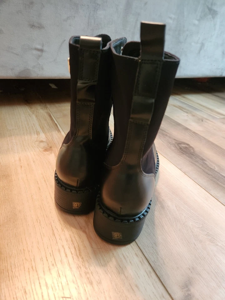 Black High Top Boots ( size 41) (9.5 US) - Image 3 of 4