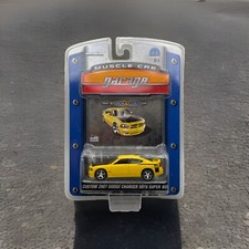CUSTOM 2007 DODGE CHARGER SRT8 SUPER BEE     GREENLIGHT MUSCLE CAR GARAGE   1:64