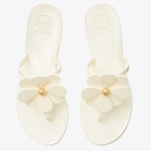 tory burch daisy flip flops