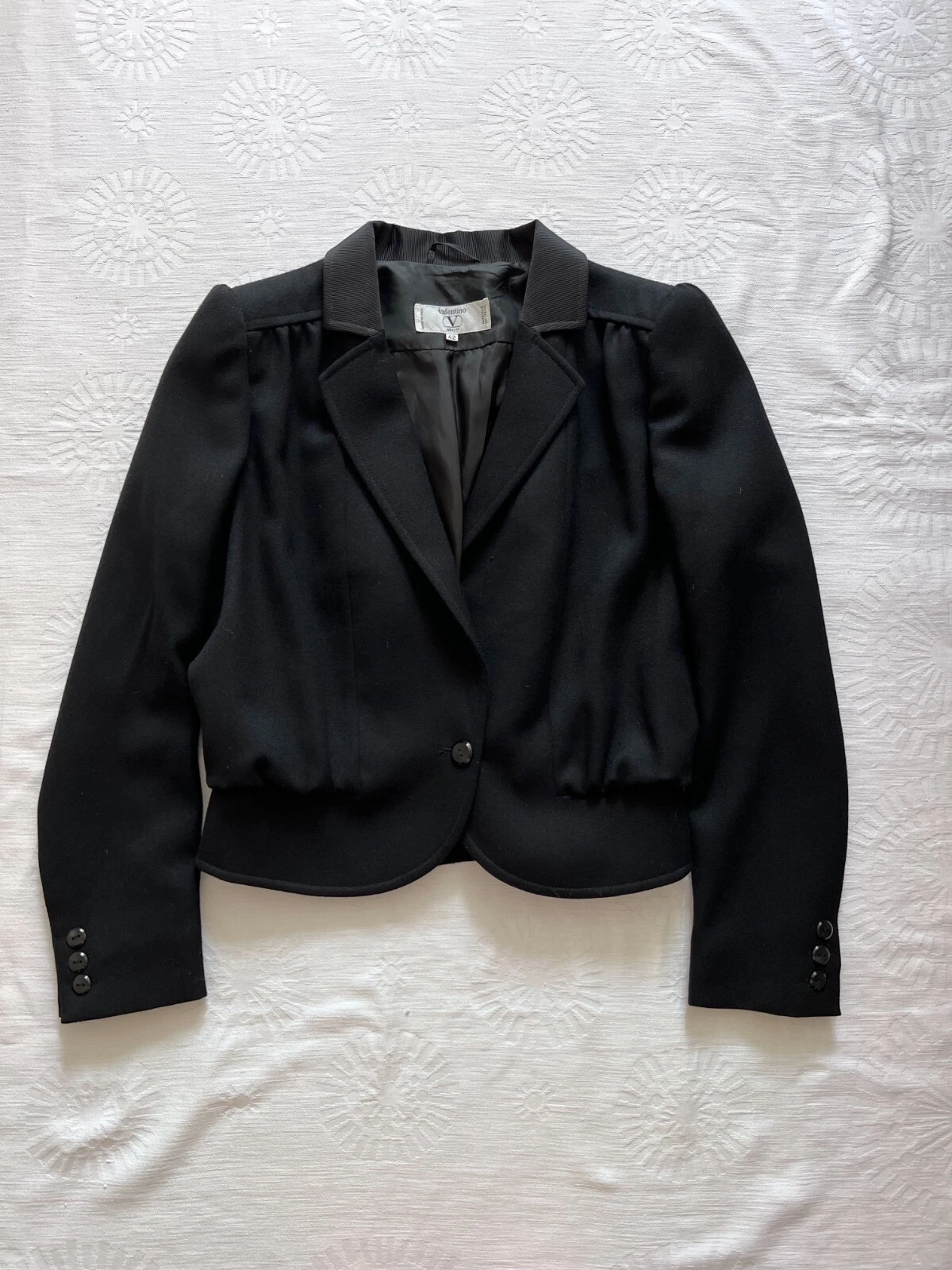 Giacca blazer vintage Valentino Miss V lana cropped nera plissettata dietro taglia IT42