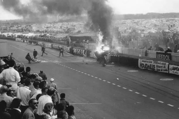 Le Mans racing circuit crash scene 4x6 photo