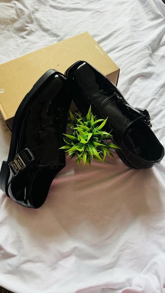 Givenchy Paris Men's Reflective Black Leather Oxford Shoes Size 10 Made In Italy - Image 2 of 4