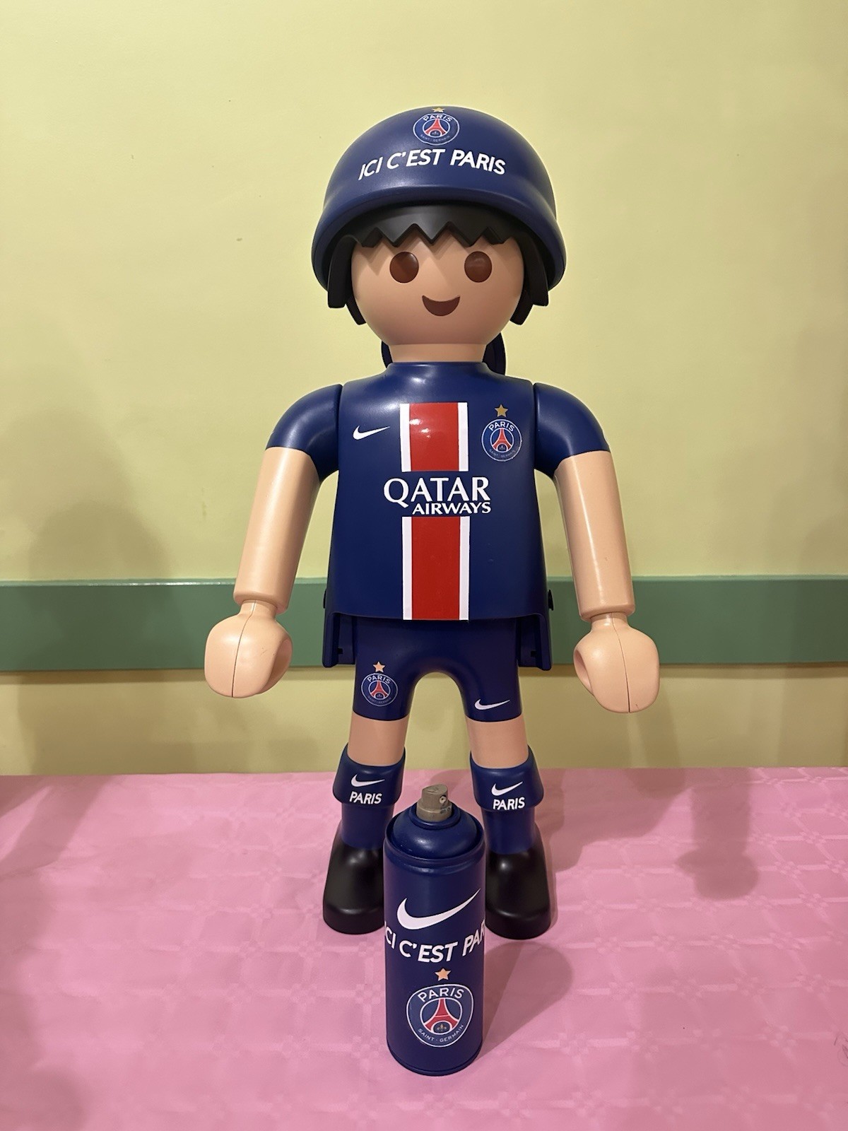 Playmobil XXL PSG Bleu : le cadeau idéal de 65 cm pour fan du Paris Saint-Germain