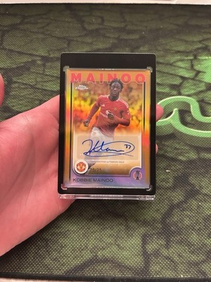 Kobbie Mainoo 2024-25 Topps Chrome UEFA Club Competitions Orange Autograph 20/25