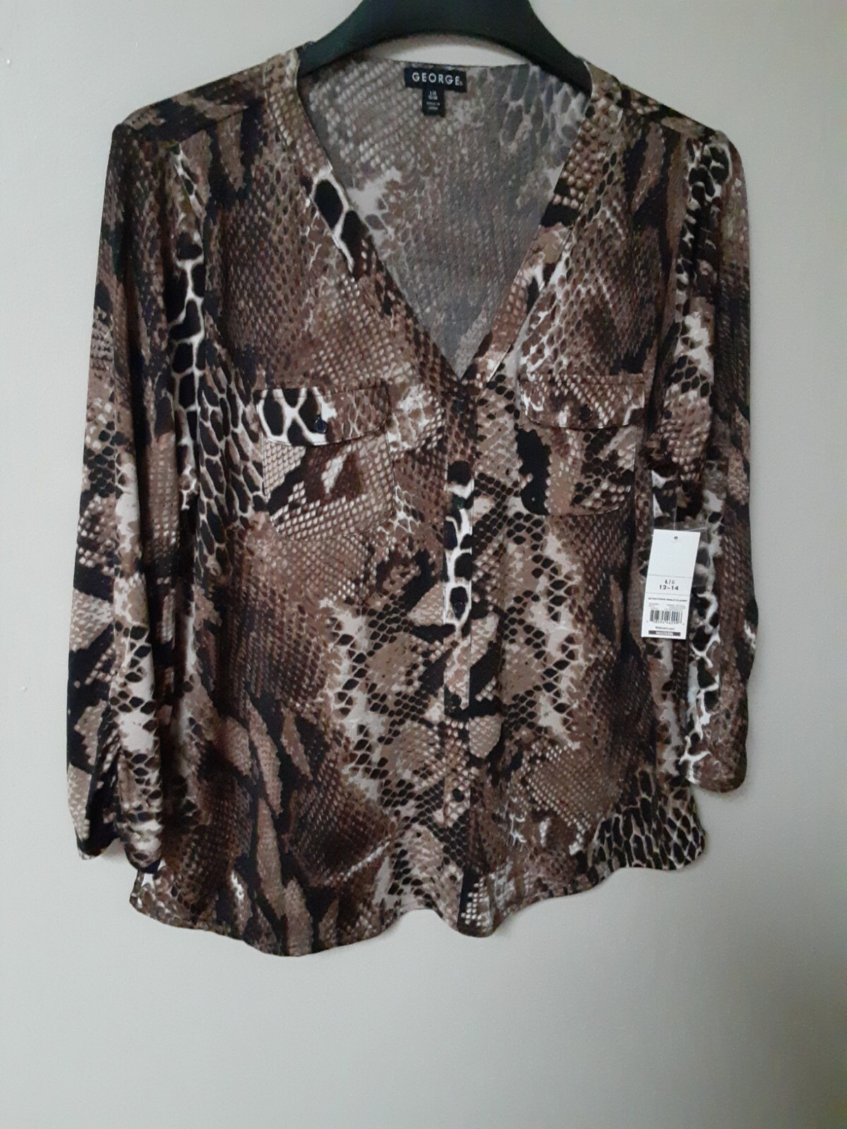 Women's Large Leopard print 3/4 Sleeve black Animal Print button up 2 pockets