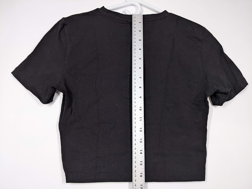 [ ] Woven Label Lip Baby Crop T-shirt ★大人気★ HONDA Womens Baby Tee - OFF WHITE | Tillys