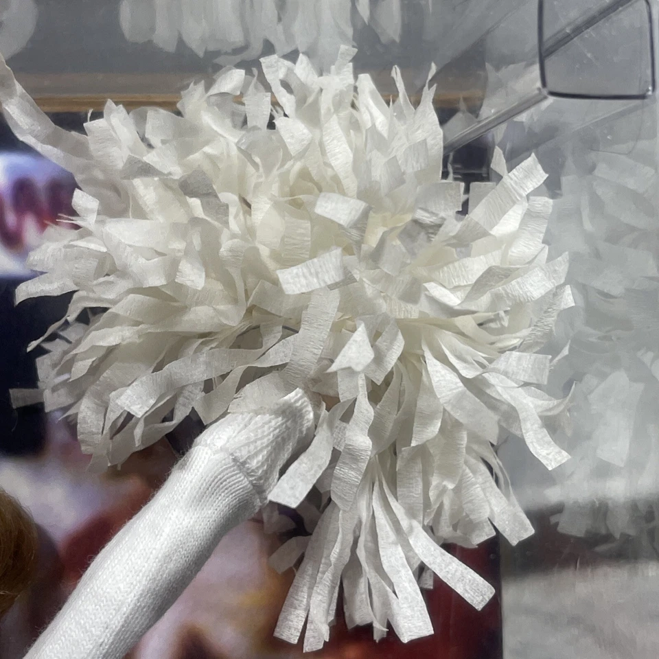 GREASE 30 YEARS - SANDY CHEERLEADER 2007 - BARBIE COLLECTOR PINK LABEL - Image 4 of 4