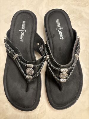 Minnetonka Sandals Women Size 7 Leather Silverthorne Black Silver Accents