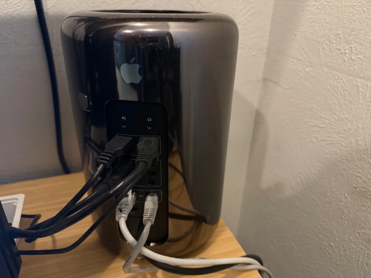 Apple Mac Pro AMD FirePro D500 64 GB RAM Apple Desktops & All-In