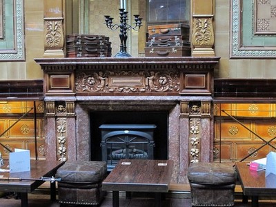 Photo 6x4 The Centurion Bar, Newcastle Central Station - fireplace Newcas c2017