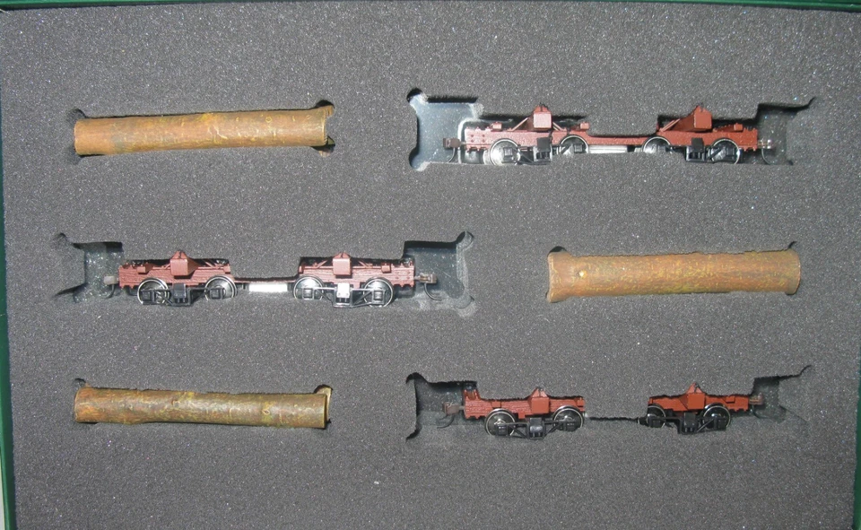 Bachmann Spectrum HO 27391 On30 Skeleton Log Cars Triple Set + 9 Logs - Image 2 of 4