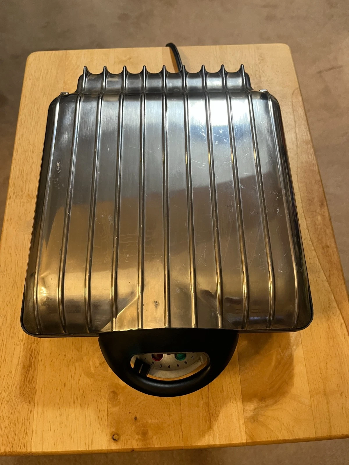 VILLAWARE WAFFLE MAKER #20110 - Elephant, Lion, Tent & Clown - EUC