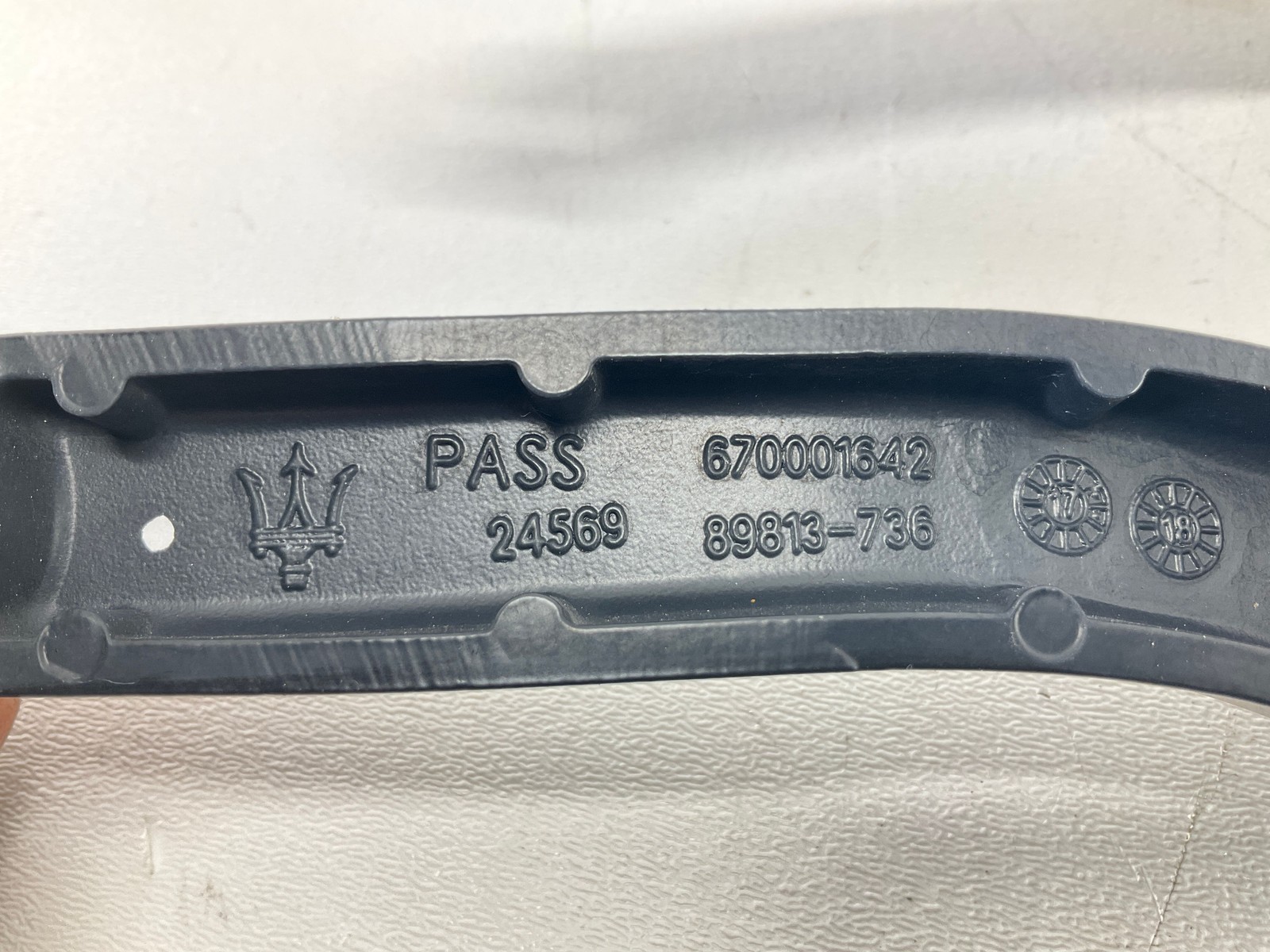 14-20 MASERATI Ghibli Front Windshield Wiper Arm Pair CM