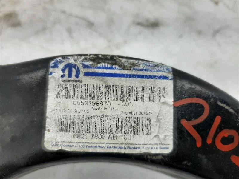 Brazo de control superior derecho pasajero delantero 11-15 Dodge Durango 68217808ab Foto 3 de 4