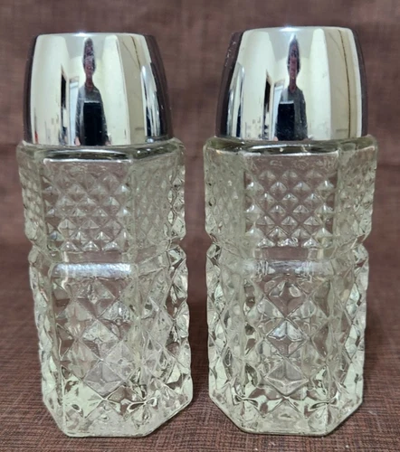 Vintage Anchor Hocking Glass Wexford Salt & Pepper Shakers Set Diamond Point
