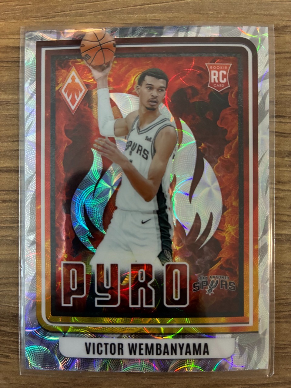 2023-24 Phoenix Victor Wembanyama Pyro Scope Prizm Rookie Card