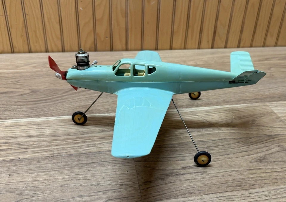 Vintage 1950’s Wen-Mac Beechcraft Bonanza AIRPLANE Control Line Buddy Holly - Image 2 of 4