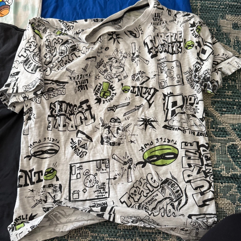 Boys Size L–XL Graphic Tee Bundle Kirby Mario TMNT Minecraft Gamer Lot - Image 2 of 4