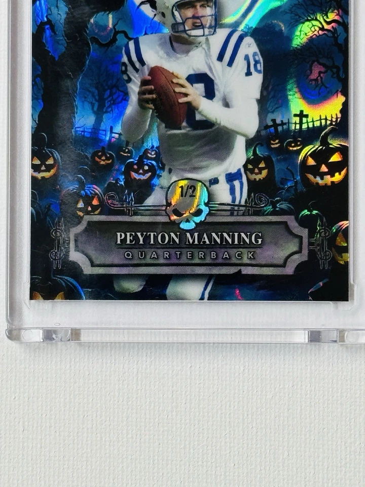 Peyton Manning /2 2025 Wild Card Haunted Hits 蓝色南瓜布贴 #HHP-PM — 第 2/4 张图片